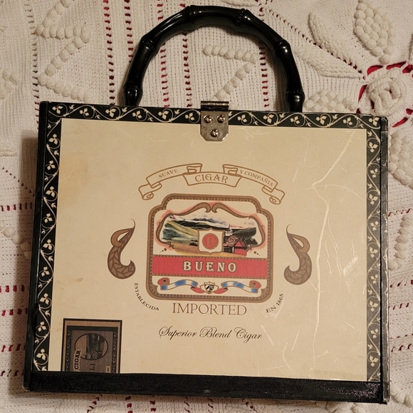 Hand - Picture 5 of 10